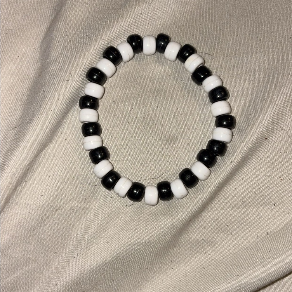 Black and White Beaded Bracelet